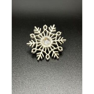 Silver-Tone Snowflake Clear Center‎ Rhinestone Lapel Hat Vest Jacket Shirt Pin